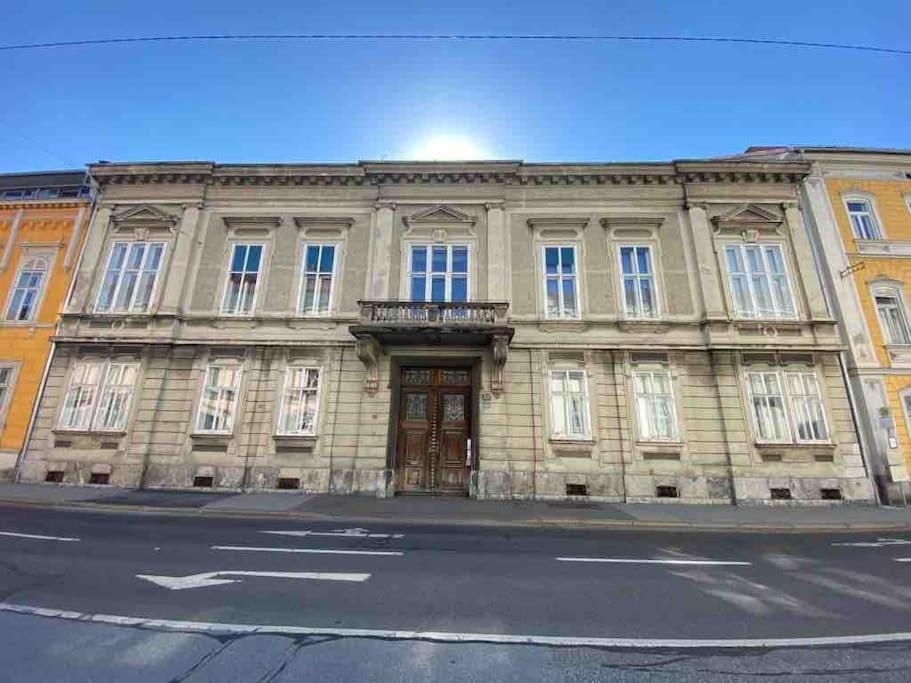 Geraeumige Altbauwohnung Im Zentrum Graz Exterior foto